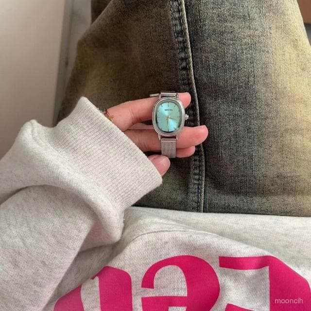偉偉有道 中古橢圓形小錶盤手錶女簡約小衆高級感複古港風網帶百搭石英女錶
