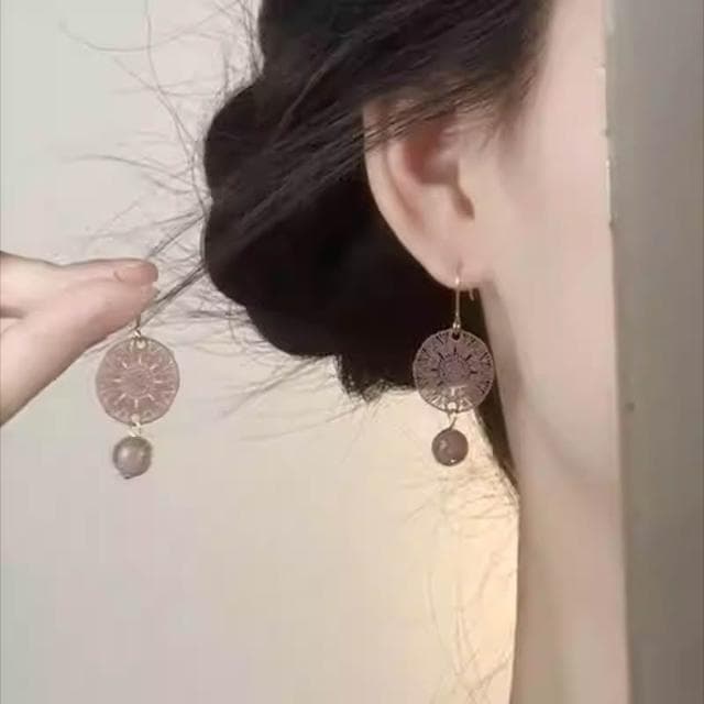 🎗飾間首飾鋪 淡紫色鏤空窗花耳釘輕奢高級感復古文藝優雅氣質耳環耳飾