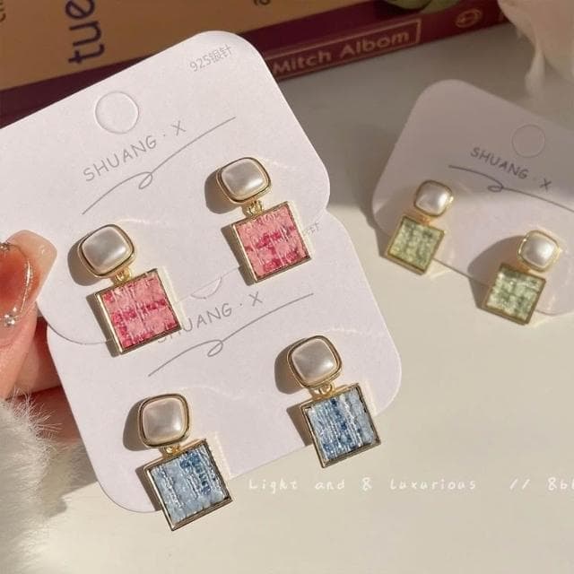 Miss Si 現貨速發 多巴胺布藝小香風方形耳環 毛呢耳環 簡約珍珠氣質復古幾何耳飾