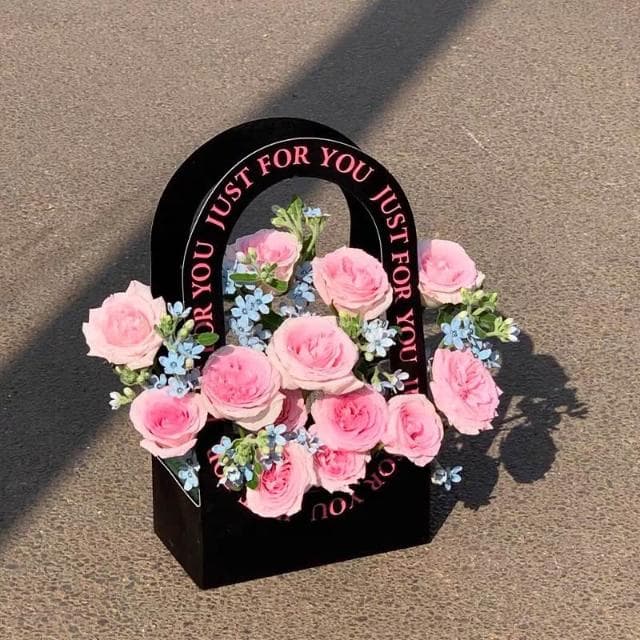 情人節520禮物永生玫瑰手提花盒送女友老婆閨蜜女生生日高級感