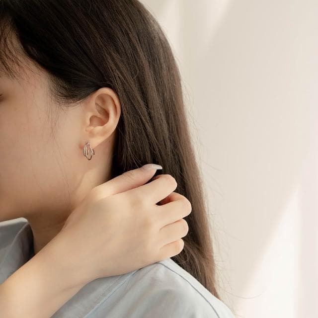 【Queenshop】QUEENSHOP_ S 正韓 簡約多層圈圈造型耳針式耳環 現+預 07030953