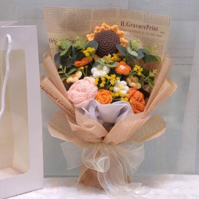 臺灣現貨 成品發貨 成品毛綫編織花束 手工編織花束 敎師節 情人節 畢業禮物 嚮日葵玫瑰送朋友閨蜜(編織花束/手工花束)