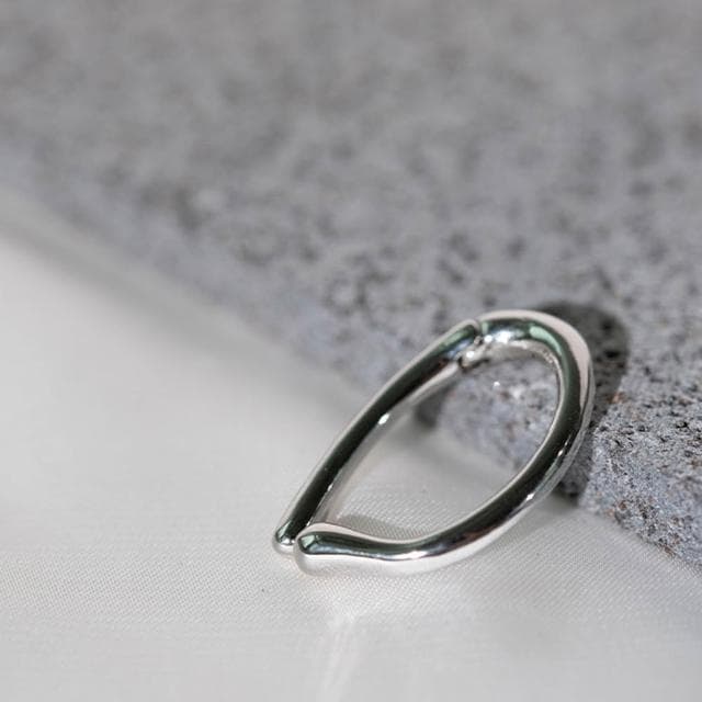 【Queenshop】QUEENSHOP_ S 女裝 正韓 簡約C型設計耳扣式耳環 現+預 07030959