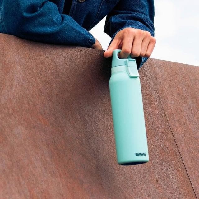 【SIGG】彈蓋輕量保溫瓶 550ml (5色任選;保溫杯/水瓶/輕量水瓶/彈蓋水壺)
