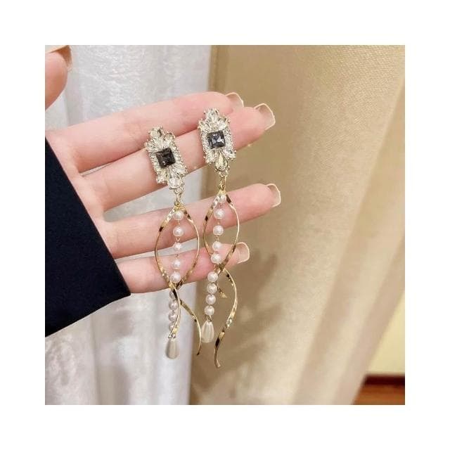 {遇見臻品}BG349韓國東大門耳環925銀針耳環歐美誇張復古珍珠女流蘇長版水鑽耳環珍珠長款水晶耳環復古不對稱格子耳飾