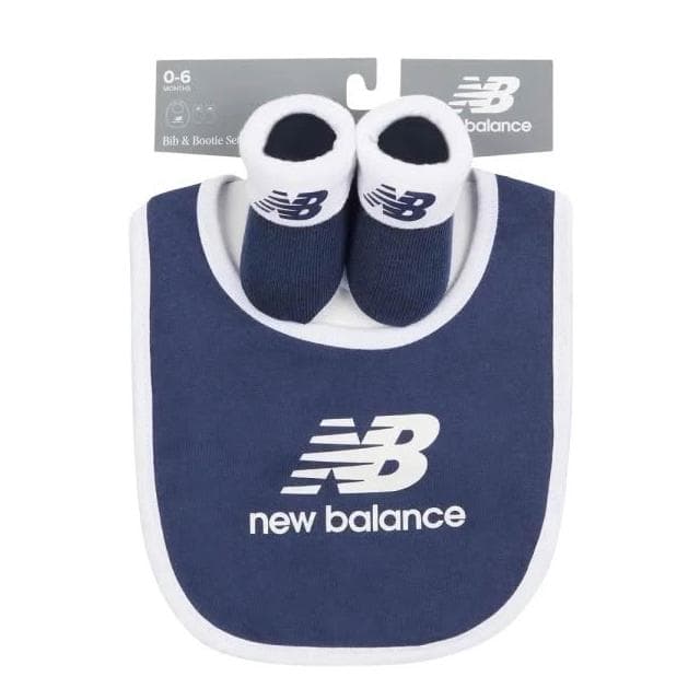 【NEW BALANCE】NEW BALANCE 學步鞋 圍兜 0-6個月 兩色 禮盒 彌月禮 寶寶禮物 口水巾 LAKB0105-