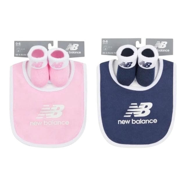 【NEW BALANCE】NEW BALANCE 學步鞋 圍兜 0-6個月 兩色 禮盒 彌月禮 寶寶禮物 口水巾 LAKB0105-