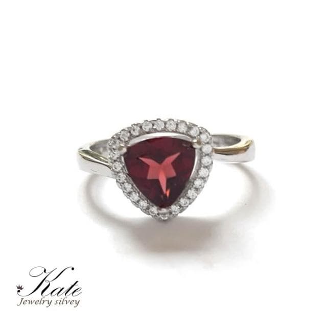 【KATE】銀飾 簡愛珠寶級天然紅石榴石純銀戒指 1.2ct 幾何三角 一月生日石 活圍設計 生日禮物 情人禮物