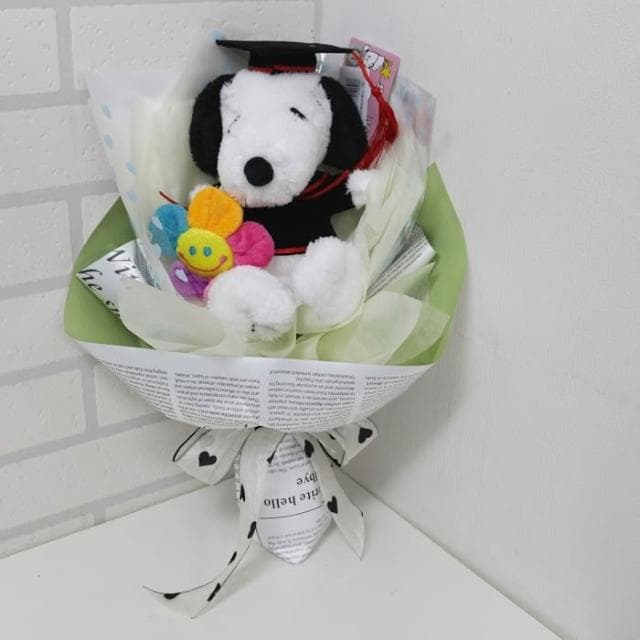 史努比花束 正版史努比 娃娃花束 求婚花束 畢業花束 情人節花束 母親節花束 生日禮物 教室節 聖誕節禮物