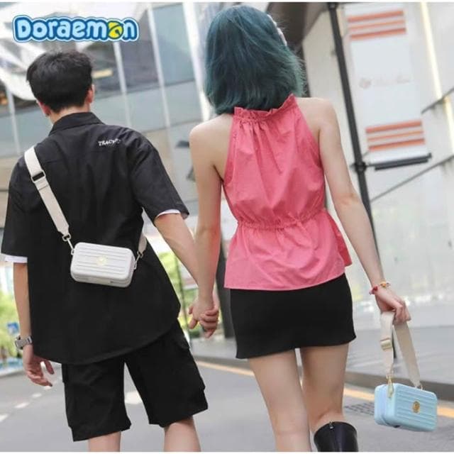 【Doraemon 哆啦A夢】硬殼包 斜背包 背包 斜挎包 防摔包 收納包 時尚 旅遊 小方包 側背包 肩包 包包 隨手包 手拿包 生日 禮物 送禮