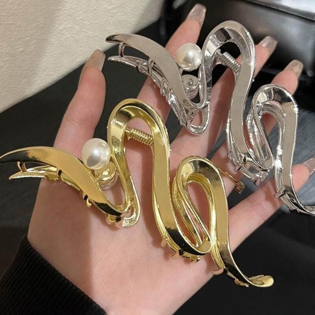 鯊魚夾抓夾髮夾韓版設計感小眾冷淡風抓夾發夾女後腦勺鲨魚夾新款盤發抓大號髮夾 韓系百搭時尚簡約珍珠髮夾 七夕情人節生日禮物