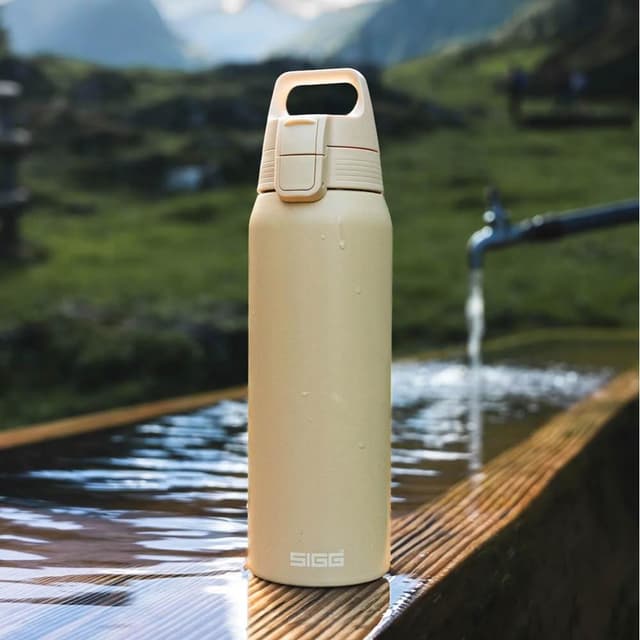 【SIGG】Shield 超輕量彈蓋保溫瓶 750ml (奶油黃;保溫杯/水瓶/水壺)
