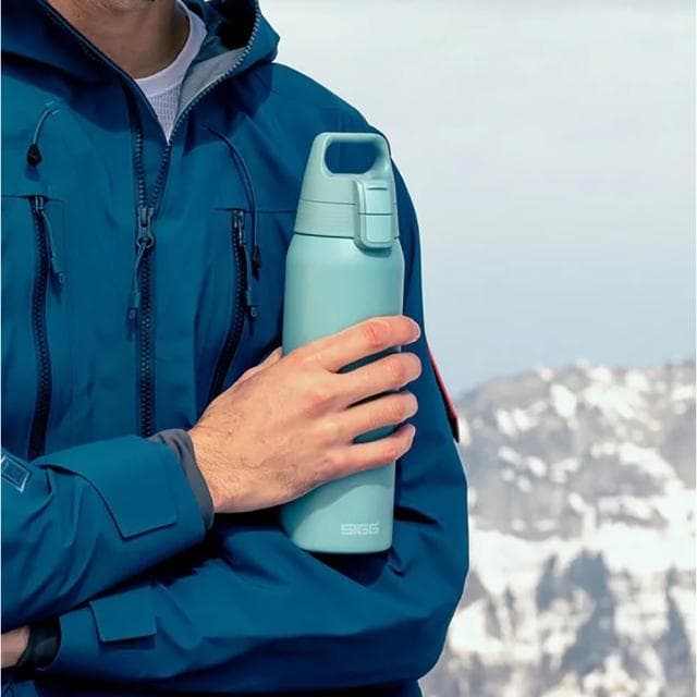 【SIGG】Shield 超輕量彈蓋保溫瓶 750ml (顏色任選;保溫杯/水瓶/水壺)