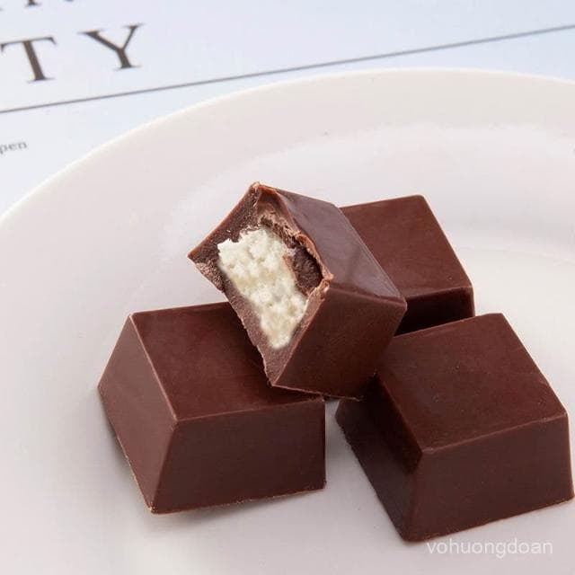 心心相印 【一口兩滋味】夾心巧克力代可可脂白巧克黑巧克力喜糖果網紅零食