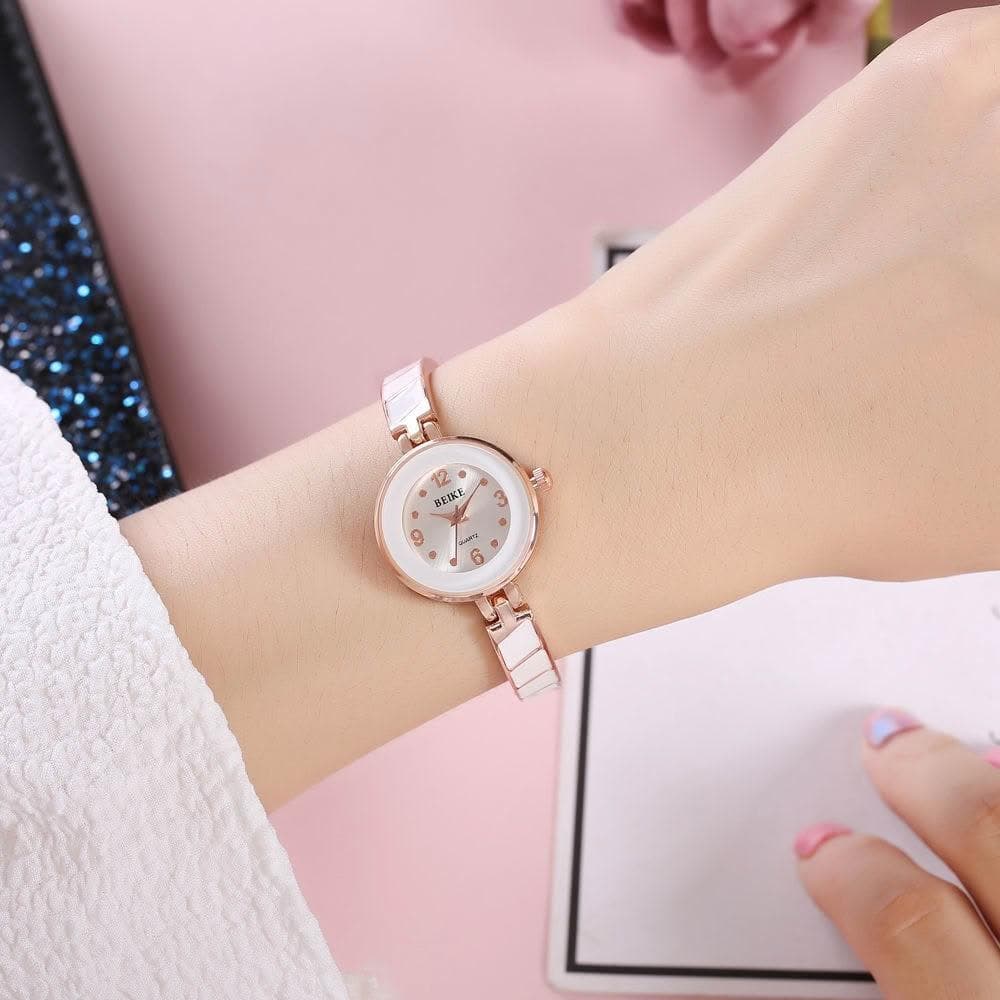 手錶女2025新款女款學生簡約石英錶高顏值ins風小巧精緻女士瑞士錶國高中生光動能腕錶氣質小眾女用手錶輕奢高級感精工錶