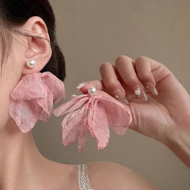 耳環仙氣粉色白色花朵耳環女高級感誇張度假耳配飾輕盈精緻輕奢韓國不過敏看不膩超閃耳環耳飾飾品配禮服百搭禮物仙氣羅馬假日精致