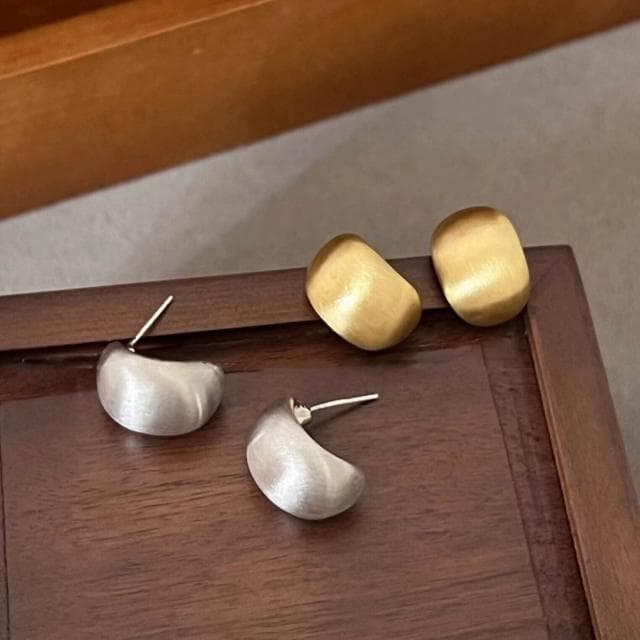 耳環金屬拉絲曲面橢圓耳釘小眾獨特耳環輕奢大氣高級感氣質耳飾輕盈精緻輕奢高級韓國不過敏看不膩超閃耳環耳飾飾品配禮服百搭禮物