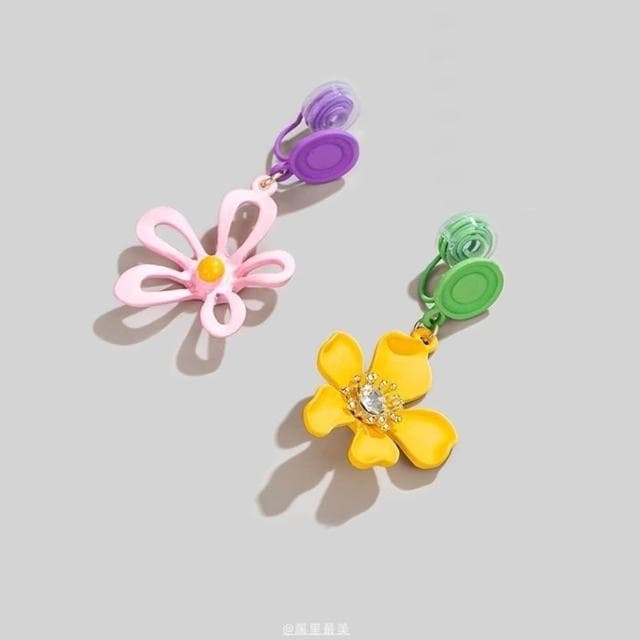 耳環撞色不對稱花朵蚊香盤耳夾女無耳洞耳環小眾田園度假風多巴胺耳飾不過敏看不膩超閃耳環耳飾飾品百搭禮物輕盈精緻輕奢高級韓國