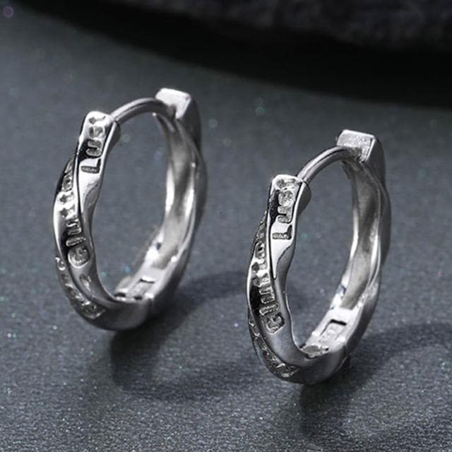 【EMMA SUE】質感銀飾 耳扣造型 莫比烏斯 男士耳環 氣質百搭款 男用耳環 百搭飾品 S925銀 冷調簡約風 素面耳環