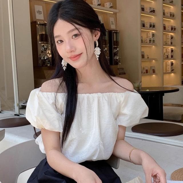 耳環白色花瓣珍珠耳環輕奢高級感氣質百搭耳墜新款小眾耳飾 不過敏看不膩超閃耳環耳飾飾品不褪色百搭禮物輕盈精緻輕奢高級韓國