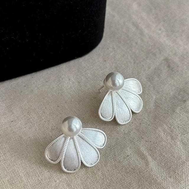 買一送一耳環新中式簡約百搭高級感輕奢氣質拉絲花瓣耳釘小眾設計感珍珠耳釘耳飾女生耳環法式耳環流行百搭耳釘生日禮物貼耳耳環