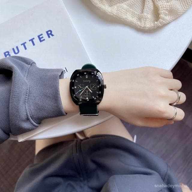 小李甄選  小衆方形硅膠女士手錶學生高顔值潮流休閒百搭運動高級感氣質女錶