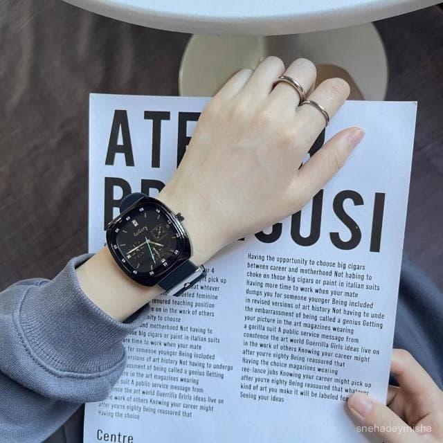 小李甄選  小衆方形硅膠女士手錶學生高顔值潮流休閒百搭運動高級感氣質女錶