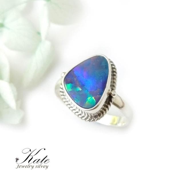 【KATE】銀飾 優雅隨形澳洲天然蛋白石純銀戒指 變彩斑斕 手工銀框 opal 澳泊戒指 十月生日石 生日禮物 情人禮物