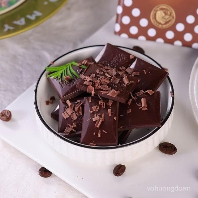 心心相印 俄羅斯進口巧克力牛奶杏仁夾心可可脂醇香絲滑黑巧休閒零食正品