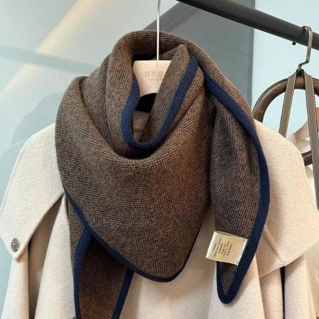 比比優精選 英國匠心手工包邊 羊毛三角圍巾女冬季百搭純色披肩圍脖兩用