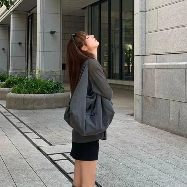 【adidas 愛迪達】<現貨>Adidas Originals logo 大容量 雲朵包 手提包 小錢包 牛仔黑 牛仔藍