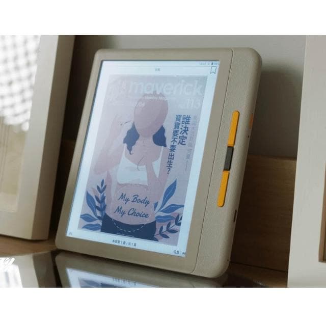 Readmoo讀墨 7吋 mooInk Nana 彩色電子書閱讀器+犢犢小提袋-暗夜黑/迷月白