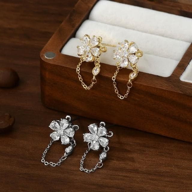 Miss Si【現貨速發】鋯石花瓣 韓國時尚設計感耳環 高級感流蘇耳釘百搭耳飾 四葉草耳環 幸運草耳針