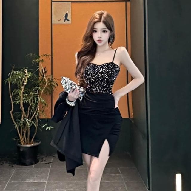 【臧女皇】新款S-XL性感包臀亮片拼接吊帶短裙「有胸墊」 夜店打底低胸露背無袖小洋裝 聚會生日派對約會裝扮