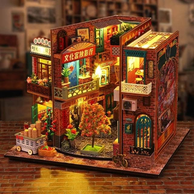 大旺小舖:DIY小屋 時代印記  袖珍屋娃娃屋材料包 實體店面 賣場上百款小屋生日結婚母親節情人節聖誕交換禮物