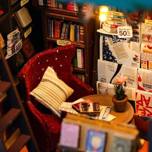 大旺小舖:書立DIY小屋靈魂書店 袖珍屋娃娃屋材料包 生日結婚母親節情人節聖誕交換禮物 實體店面