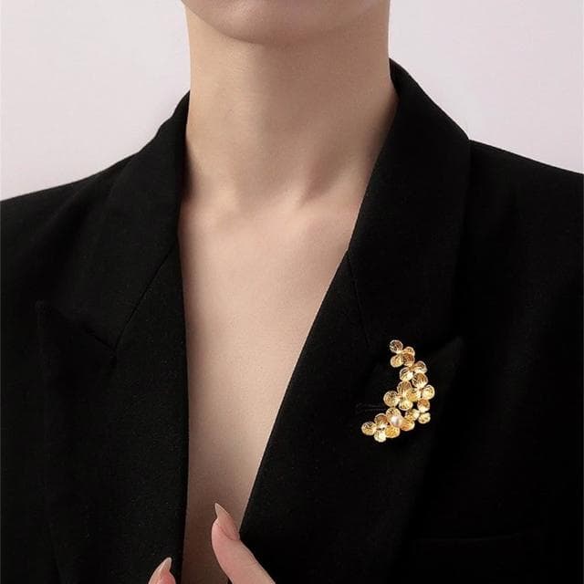 【EMMA SUE】女髮飾 手工胸針 珍珠胸針 造型別針 小眾飾品 胸針 別針 胸花 收腰別針 包包飾品 生日禮物 優雅胸針 圍巾扣 