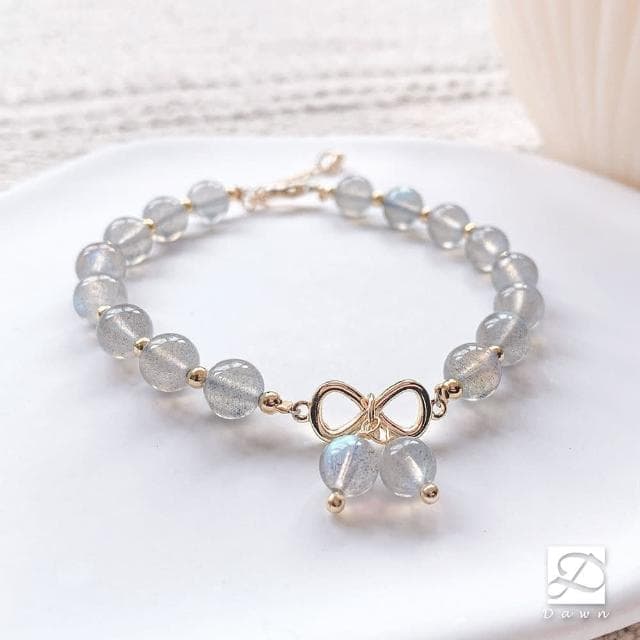 【Dawn Fashion 彤恩時尚】我是你的小蝴蝶//愛情水晶手鍊//拉長石 灰月光 /生日禮物/情人節禮物