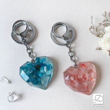 【Dawn Fashion 彤恩時尚】水晶幾何愛心 鑰匙圈 S號 // 原礦碎石 粉水晶 海藍寶/生日禮物/父親節禮物