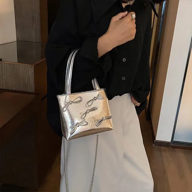 【LEESA】蝴蝶結包包\小包包\手提包\斜背包\銀色包包\韓國包包\小方包\葛雷系\可愛包包\送女生\小女生包包\生日禮物