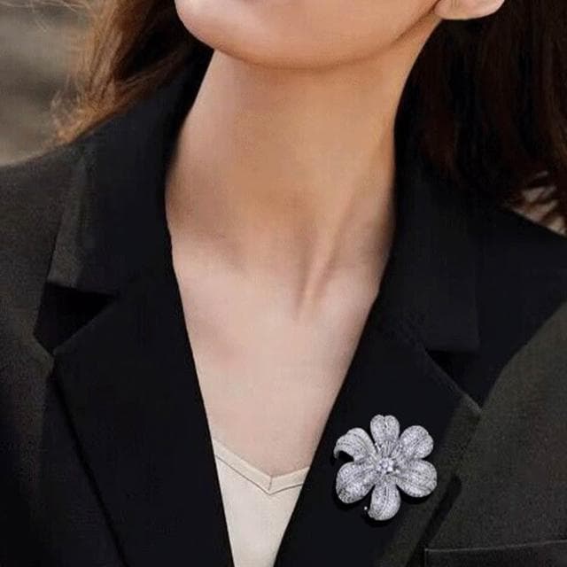 【LEESA】金屬別針\復古胸針\造型胸針\鋯石\花朵\配飾\優雅\配件\送媽媽\情人節禮物\花開富貴\小香風\胸針\別針