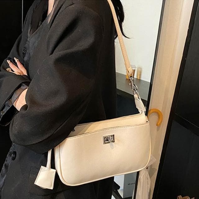 【LEESA】軟皮包包\休閒側背包\包包\單肩包\斜背包\小方包\白色包包\百搭女包\簡約斜背包\黑色包包\質感包包\生日禮物
