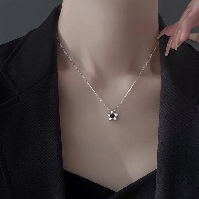 【KT DADA】簡約項鍊 個性項鍊 禮物 女項鍊 純銀項鍊 小花項鍊 韓國項鍊 日系項鍊 可愛項鍊 ins項鍊