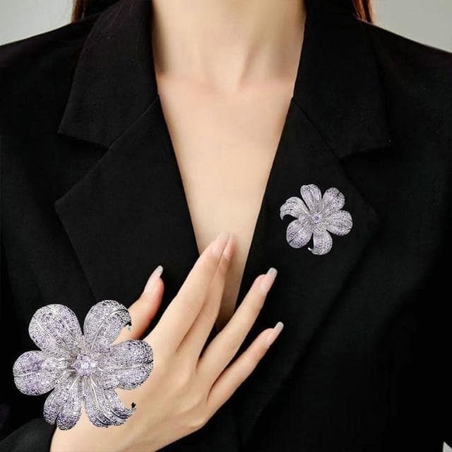 【MoonDy】胸針 別針 造型胸針 鋯石 花朵 配飾 優雅 配件 花開富貴 金屬別針 復古胸針 小香風 送媽媽 情人節禮物 生日禮物