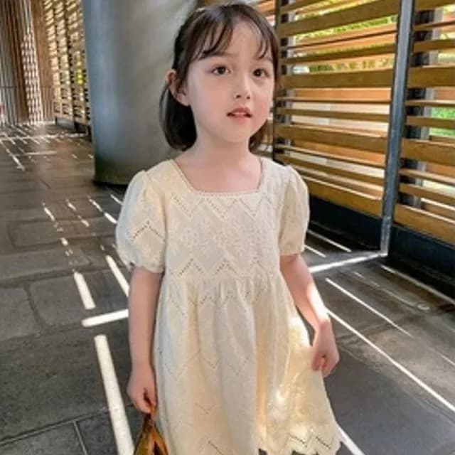 【Arbea】韓版洋氣女童鏤空泡泡袖連衣裙夏裝新款花邊短袖兒童夏季裙子 C930