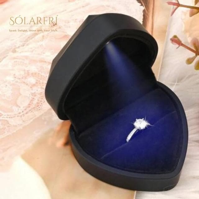 【SOLARFRi】LED燈鑽心型戒指盒首飾盒珠寶盒 優雅氣質感求婚 訂婚 生日 情人節 七夕 女朋友 老婆 禮物 多色款