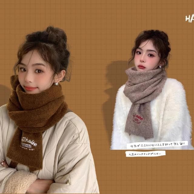 【ZOII 佐壹】學院風刺繡羊毛圍巾(刺繡圍巾 不扎圍巾 圍巾 脖圍 短版圍巾 女生圍巾 #322014)