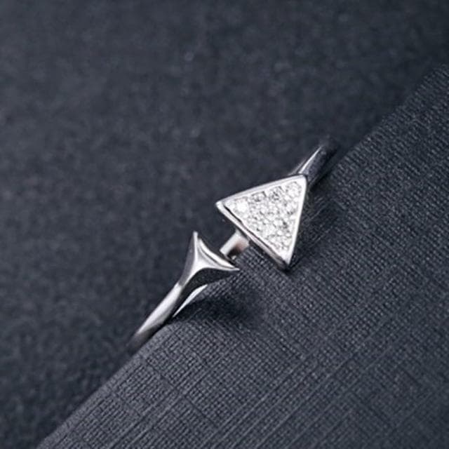 【米蘭精品】現貨+預購 925純銀戒指鑲鑽銀飾典雅迷人三角造型情人節生日聖誕節交換禮物女飾品73dx29