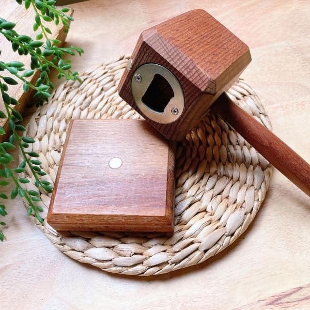 【All In Home 窩在家】神力之鎚木質開瓶器 (禮物 / 實用禮物 / 創意禮物 / 同事禮物 / 生日禮物)