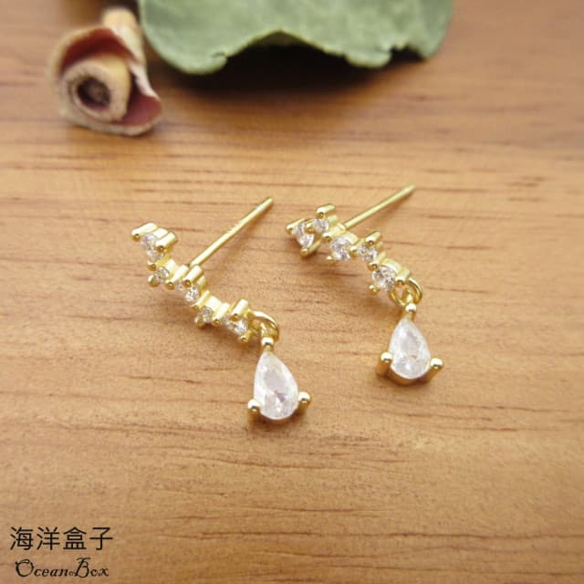 【海洋盒子】星光閃閃排列圓鑽垂墜水滴針式925純銀金色耳環(鍍金貼耳耳環)